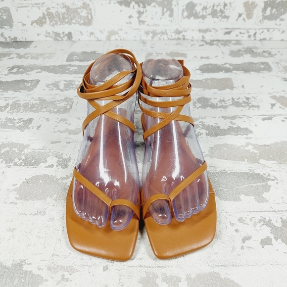 New Marc Fisher Mireya Brown Leather Flat Strappy Sandals H951 - Picture 3 of 11